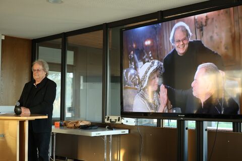 Holm Dressler kennt sie alle, die Größen der deutschen Fernsehgeschichte! Bild: Andrea Jagode